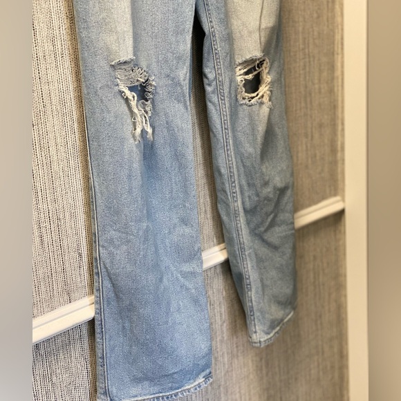 Hollister Ultra High-Rise Dad Jean Vintage Stretch
Size 7R W28 L31 - Picture 6 of 7